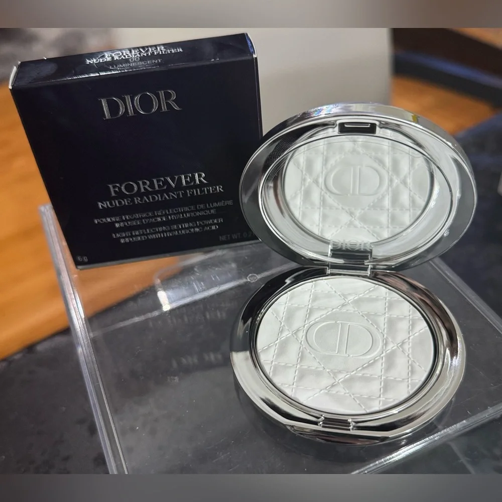 Dior Forever Nude Radiant Filter Pressed Powder in Luminescent